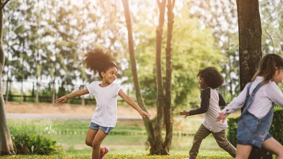 Crianças que ficam ao ar livre são adultos mais felizes, diz estudo - Getty Images