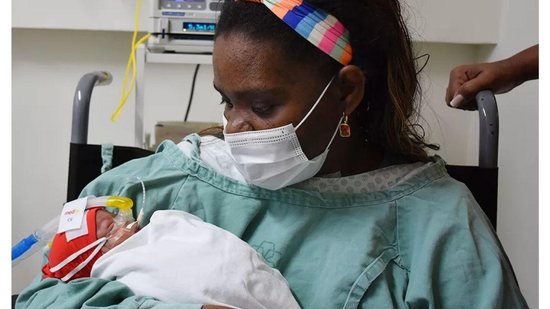 Mãe dá à luz durante coma e conhece filha 30 dias depois do parto - Getty Images