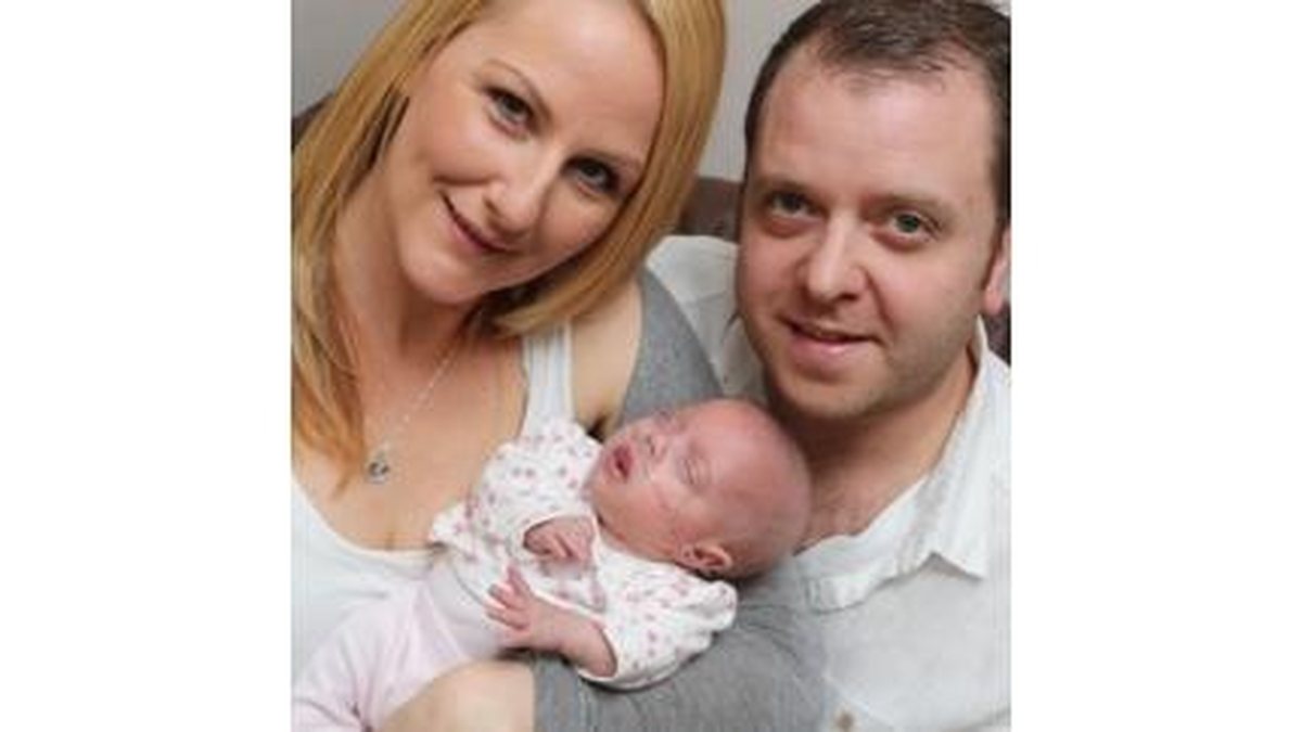 Imagem Bebê prematuro é salvo por tesouras na balança