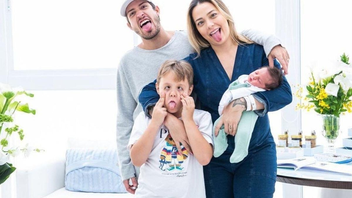 Vinicius Martinez é pai de Valentin, fruto de seu relacionamento com Carol Dantas - Reprodução / Instagram @martinezvini