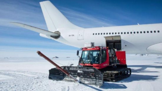 Avião comercial pousa na Antártica pela primeira vez - Reprodução / IMarc Bow / Hi Fly