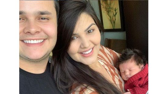 Matheus Aleixo e Paula Aires são pais de João Pedro - Reprodução Instagram / @paula_aires