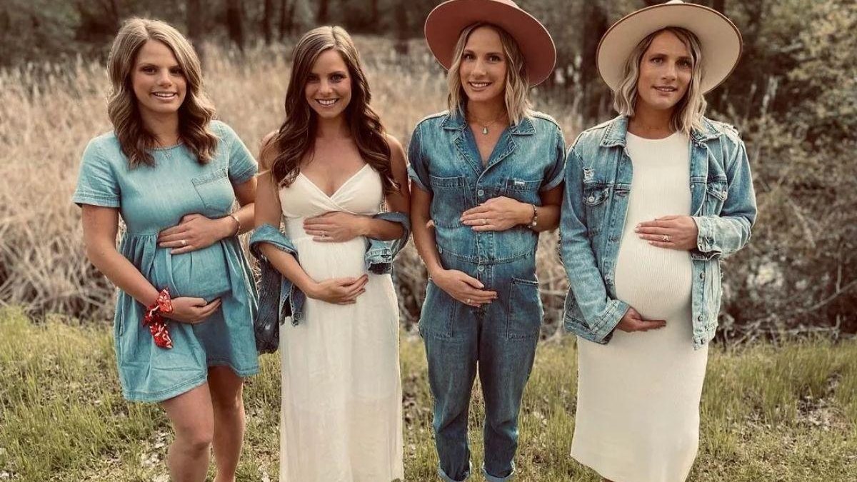 Quarto irmãs estão esperando dar à luz com meses de diferença - Reprodução / Instagram / @thegainesgirls