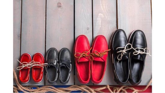 É mais provável que os sapatos carreguem o novo coronavírus se tiverem sido usados ​​em áreas movimentadas, como supermercados ou em transporte público - iStock