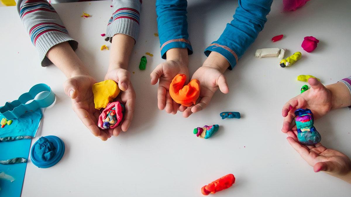 A atividade perfeita para entreter as crianças dentro de casa - Getty Images