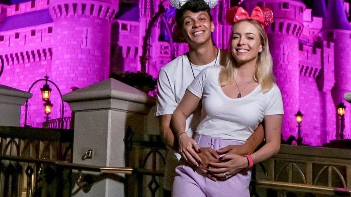 Ela descobriu que estava grávida quando passava as férias na Disney - reprodução / Instagram