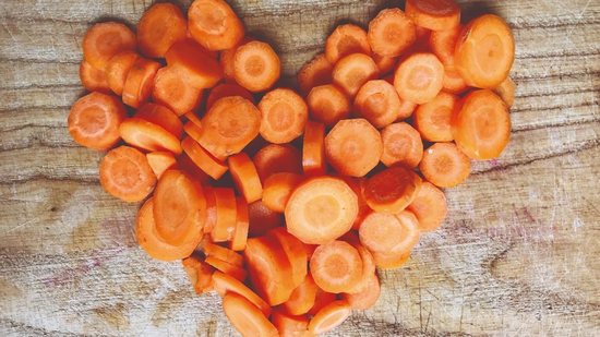 Uma alimentação saudável começa dentro de casa e traz benefícios para a família toda - Shutterstock
