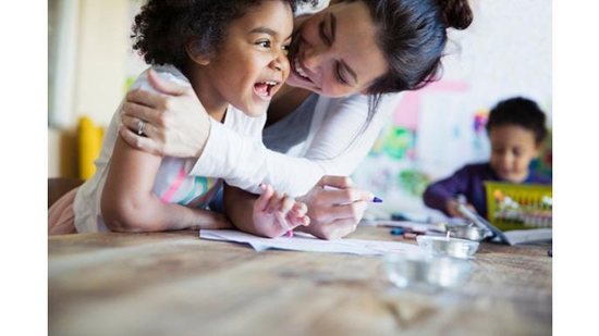 As aulas em casa são um novo desafio para a família toda - Getty Images