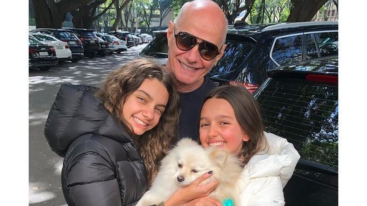 Boechat com as filhas Valentina e Catarina (Foto: reprodução/Instagram/