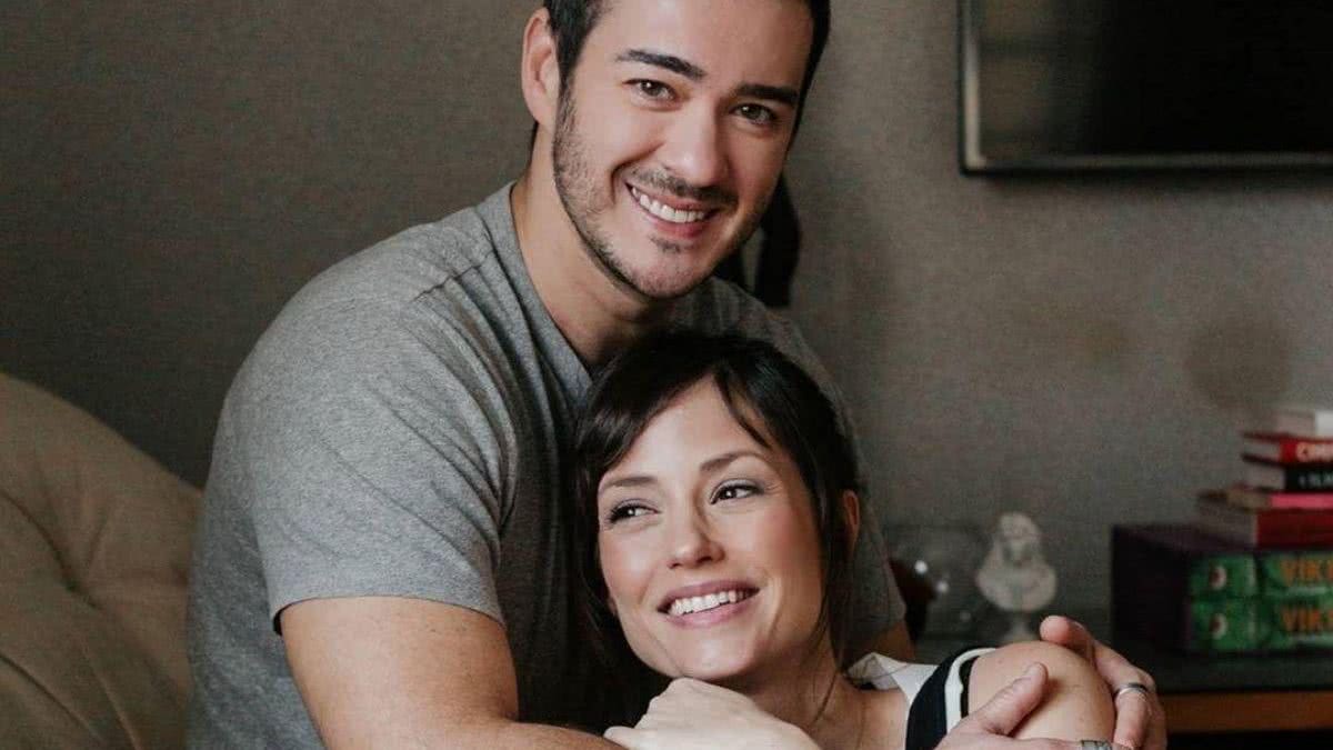 Marcos Veras e Rosanne Mulholland comemoram 1° mesversário do filho com declarações de arrepiar - reprodução / Instagram @omarcosveras