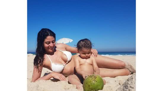 Carol Castro e sua filha Nina, de um ano - Reprodução/Instagram