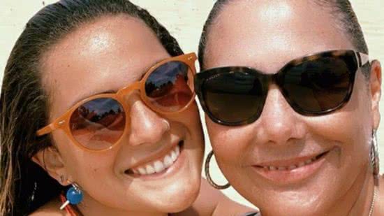 Heloisa com a filha, Luísa mostra um momento que faz a filha passar vergonha com outras pessoas - Reprodução/ Instagram