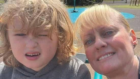 Rebecca Green se emociona com atitude gentil de garoto de 10 anos com seu filho autista - reprodução/Liverpool ECHO