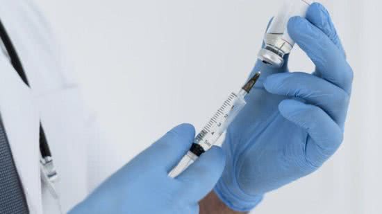 Brasil recebe mais de 1 milhão de doses de vacina da Covid-19 - Freepick