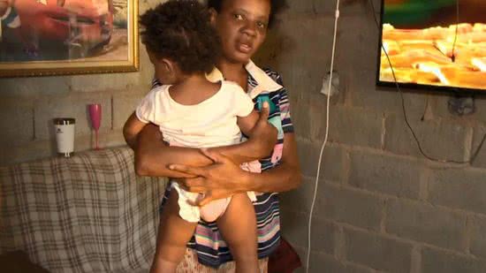 A mãe busca sustentar e oferecer uma alimentação melhor para os nove filhos - Reprodução/ TV Gazeta