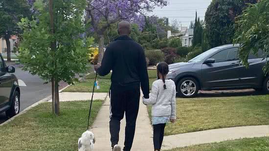 Pai negro conta porquê precisa caminhar com a filha para se sentir seguro (Foto: reprodução 