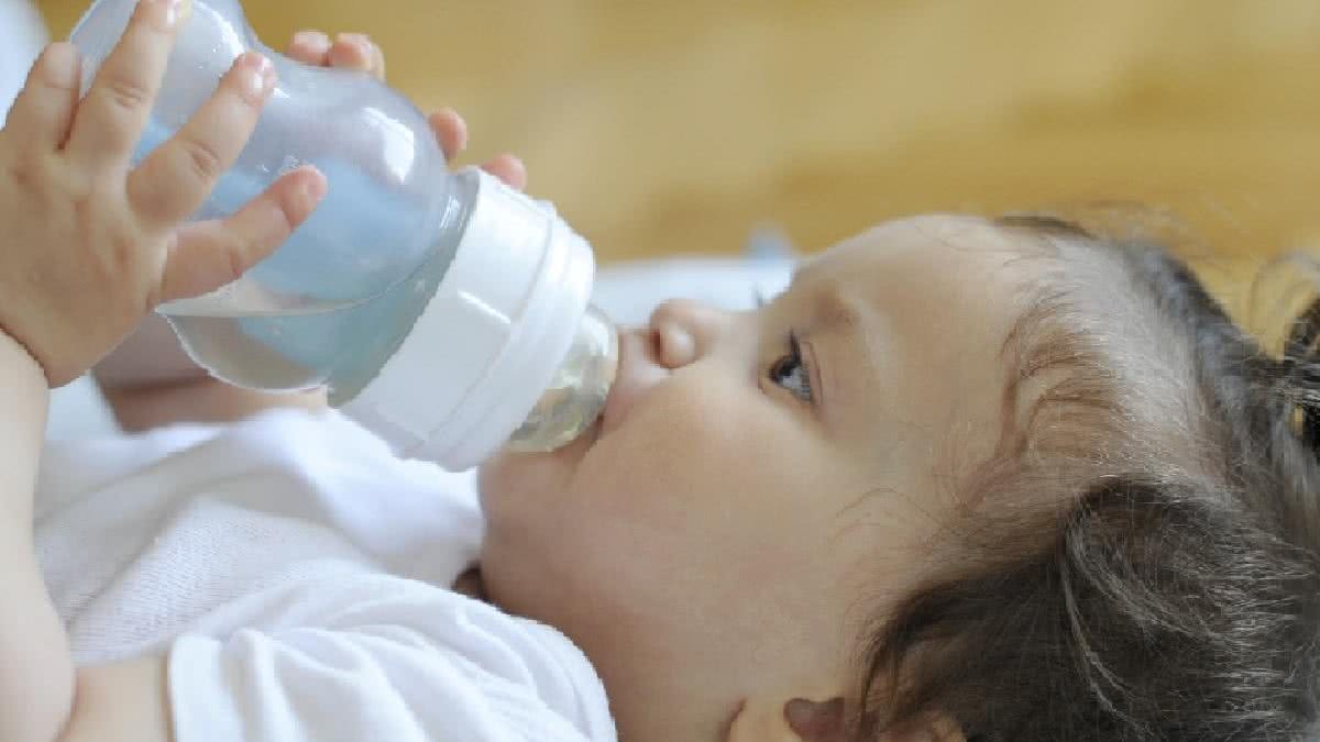 A mãe não ficou em feliz em saber que a filha bebeu 170ml de água - Getty Images/Imagem ilustrativa