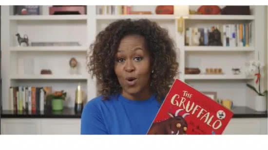 Michelle Obama lê livros para crianças em live (Foto: Reprodução / Instagram 
