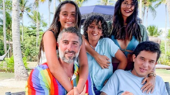 Apresentador do ‘Caldeirão’ é pai de três filhos com Suzana Gullo: Romeo, Donatella e Stefano - Reprodução/ Instagram
