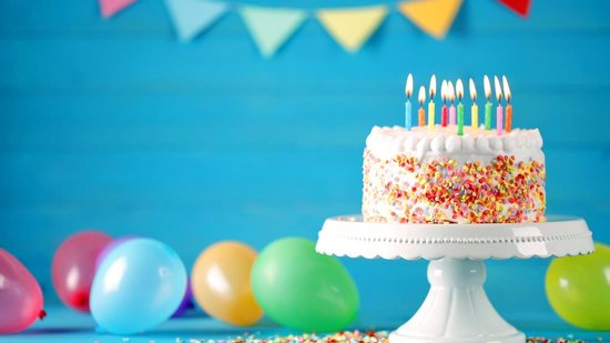 A mãe foi criticada nas redes sociais ao dizer que o filho não pode comer bolo de aniversário em festas - Reprodução/ TikTok
