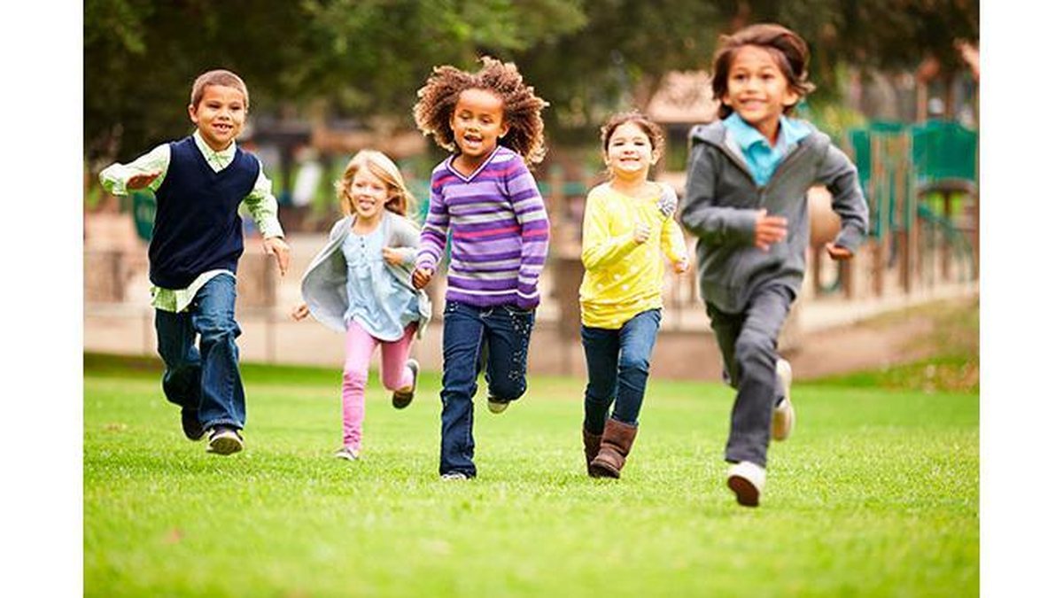 O estudo diz que as crianças podem transmitir a doença por 3 semanas - Getty Images