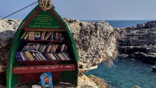 Barco de 60 anos vira biblioteca gratuita - Reprodução/ Pozitizie