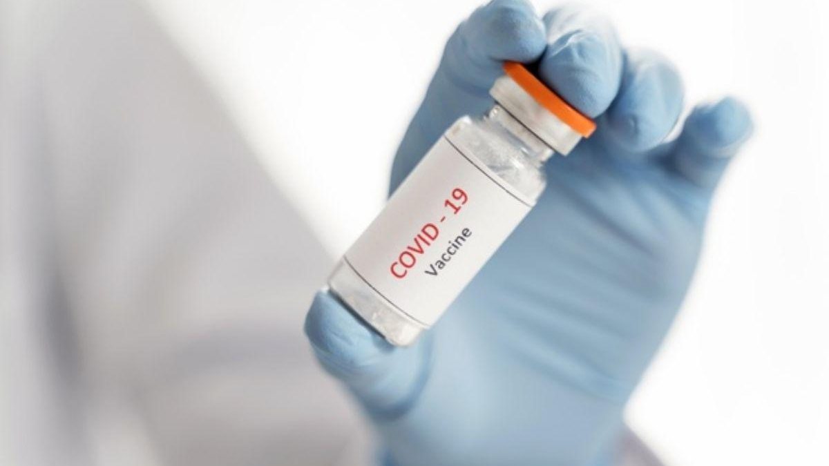 O estudo clínico irá estudo clínico para avaliar a eficácia, segurança e imunogenicidade de uma terceira dose da vacina da AstraZeneca contra a covid-19 - Freepick