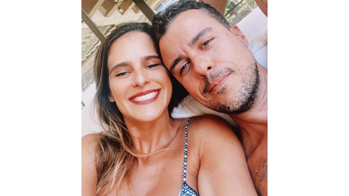 Joaquim Lopes encanta fãs com foto da filha segurando o dedo dele - Reprodução / Instagram