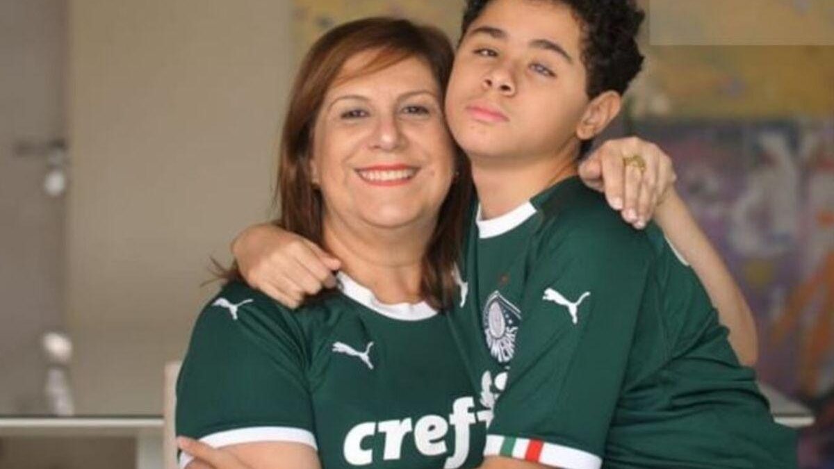 Silvia Grecco ficou conhecida por narrar a partida de futebol para o filho de 12 anos - reprodução / Youtube NA MIRA DO FUTEBOL
