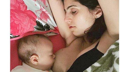 Manuela coloca filha para dormir com ela após vacinação - Reprodução/Instagram/Manuela D’Ávila