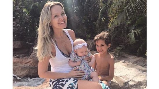 Eliana com seus dois filhos - Reprodução/Instagram
