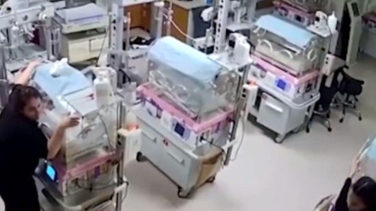 Enfermeiras salvam bebês e crianças durante terremoto - Reprodução/ Twitter