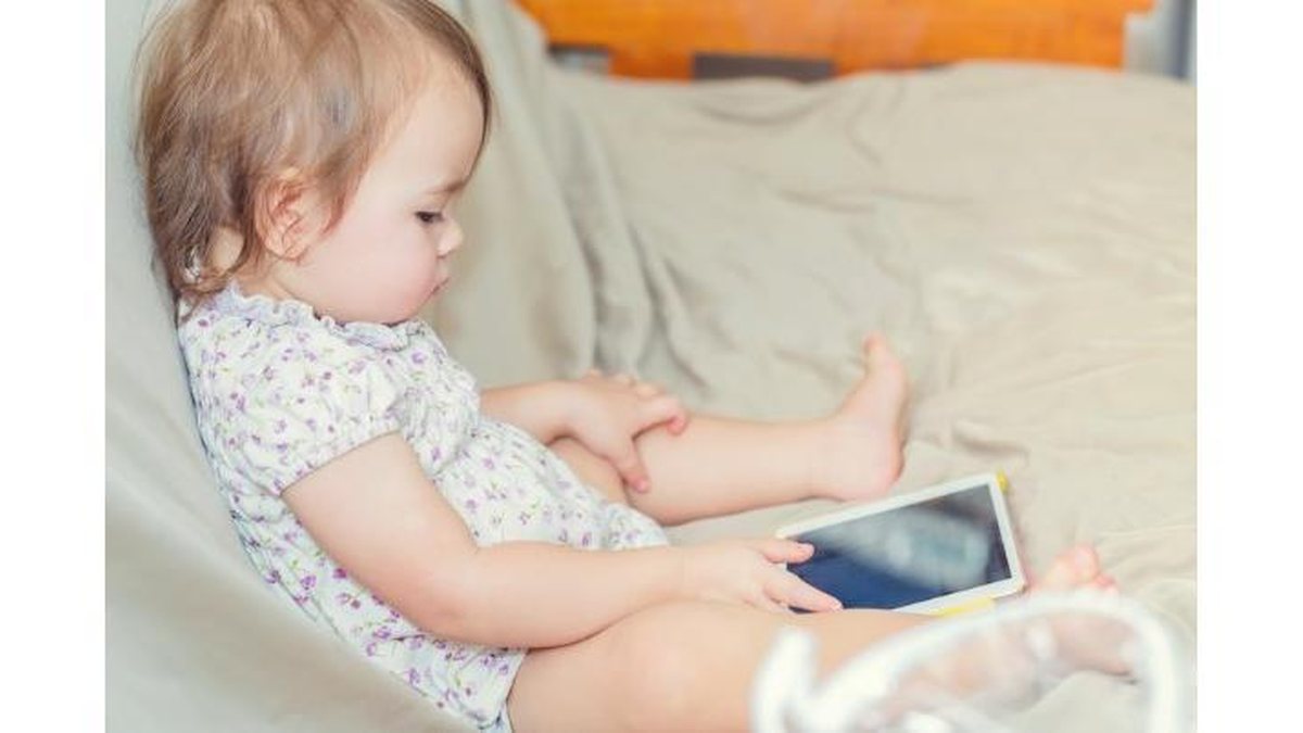 Bebês podem ver Youtube, mas deve ser controlado - Reprodução/ Babyology