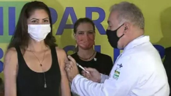 Ministério da Saúde aplica pela 1º primeira vez doses 100% brasileiras contra a Covid-19 - Getty Images