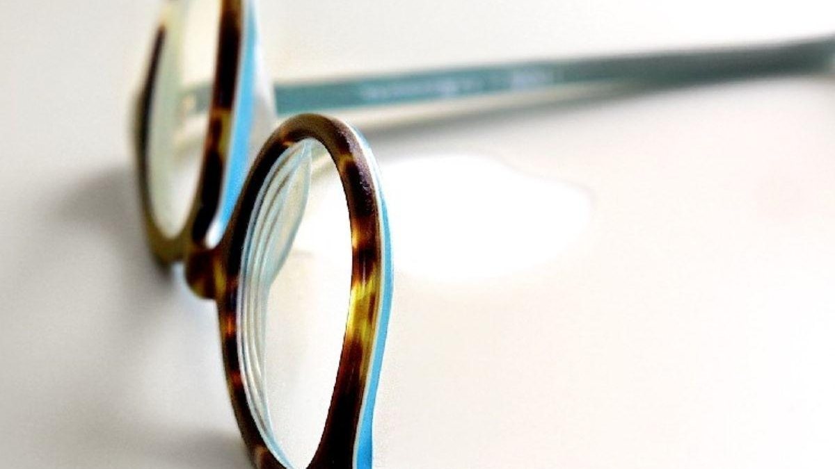 O uso de óculos pode corrigir os principais problemas de visão - Shutterstock
