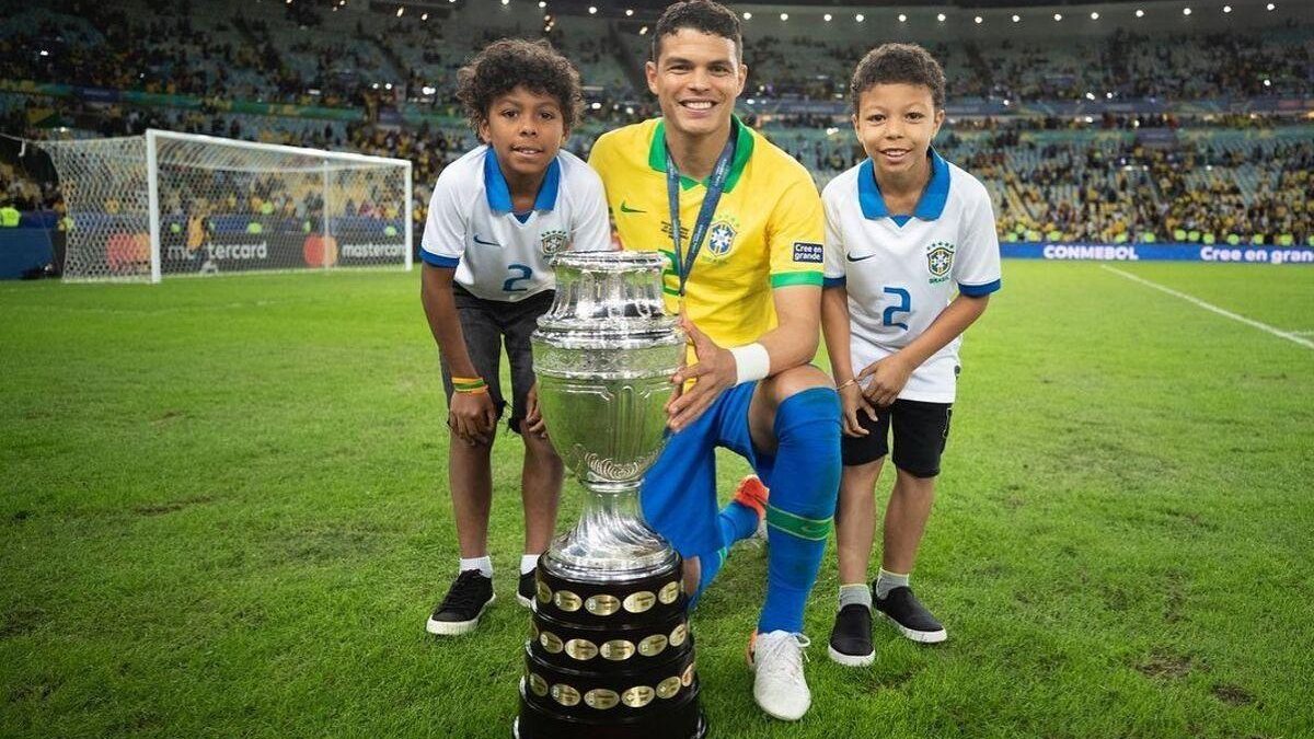 Thiago Silva é pai de Isago e Iago - Reprodução / Instagram @thiagosilva