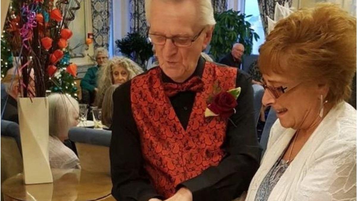 Namorados com mais de 70 anos se casam - Reprodução/ Facebook