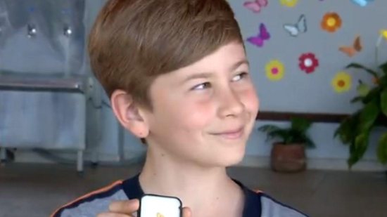 Menino de 12 anos acha pepita de ouro - Reprodução/ Rede Globo