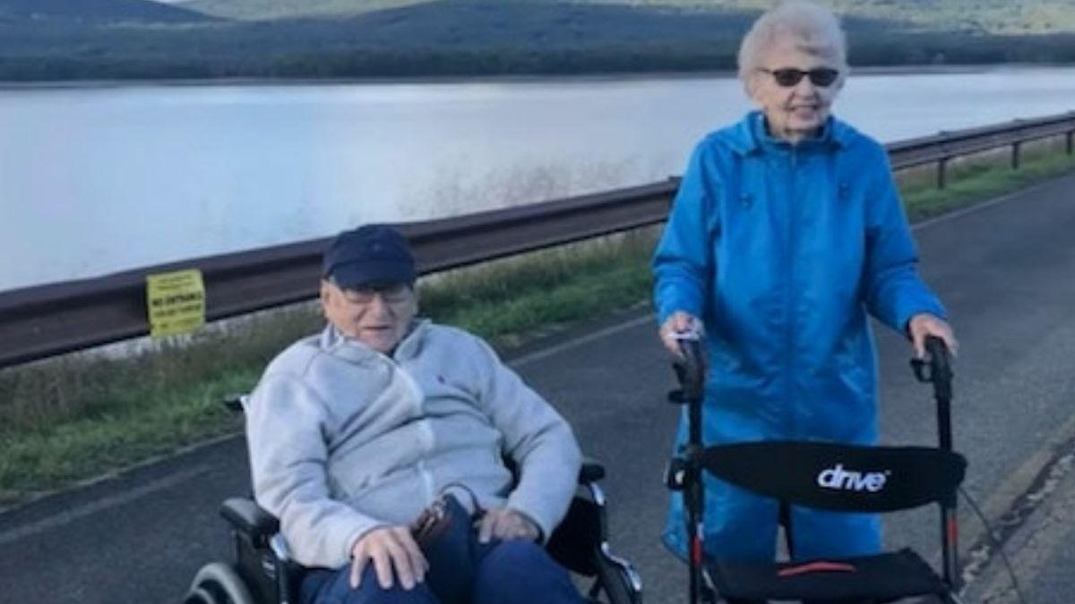 Casal de 94 anos ensina como manter o amor e união no relacionamento durante a pandemia - reprodução YouTube