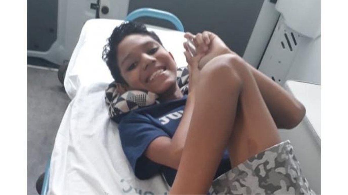 João de 10 anos, foi diagnosticado com câncer nos ossos - Reprodução / Mídia News