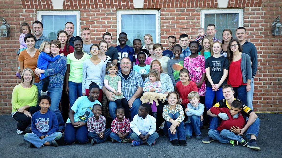Família de 38 filhos passa quarentena na mesma casa depois de 12 membros contrairem o coronavírus - Shutterstock