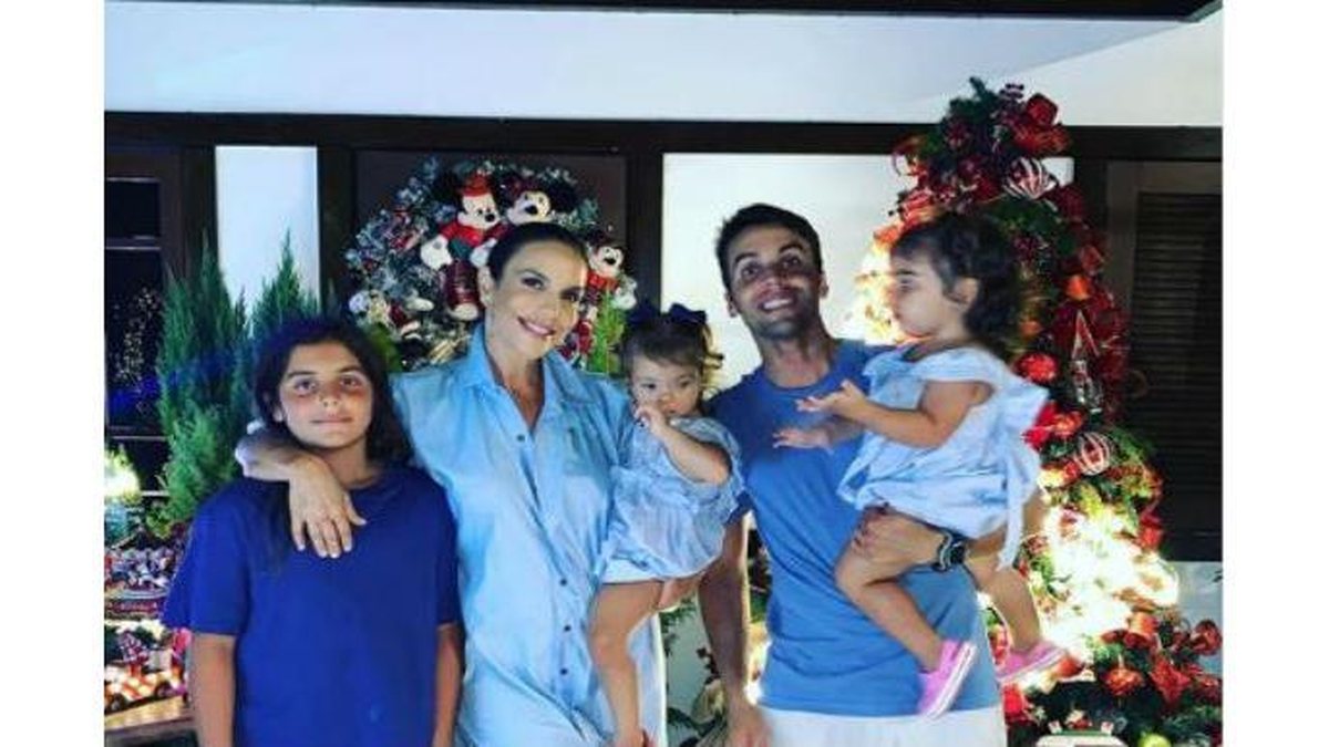 Ivete Sangalo comemorando o Natal com a família - reprodução / Instagram