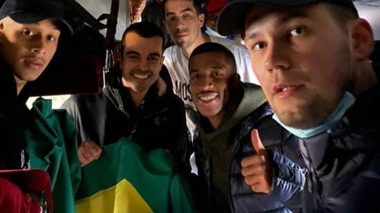 Os jogadores brasileiros conseguiram sair da Ucrânia com a família - Reprodução/Diário do Nordeste