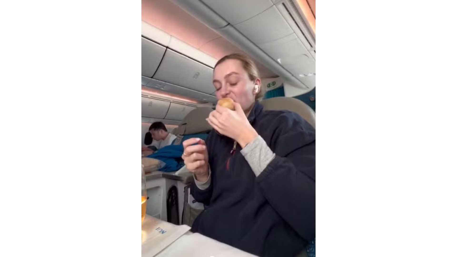 Mulher em avião