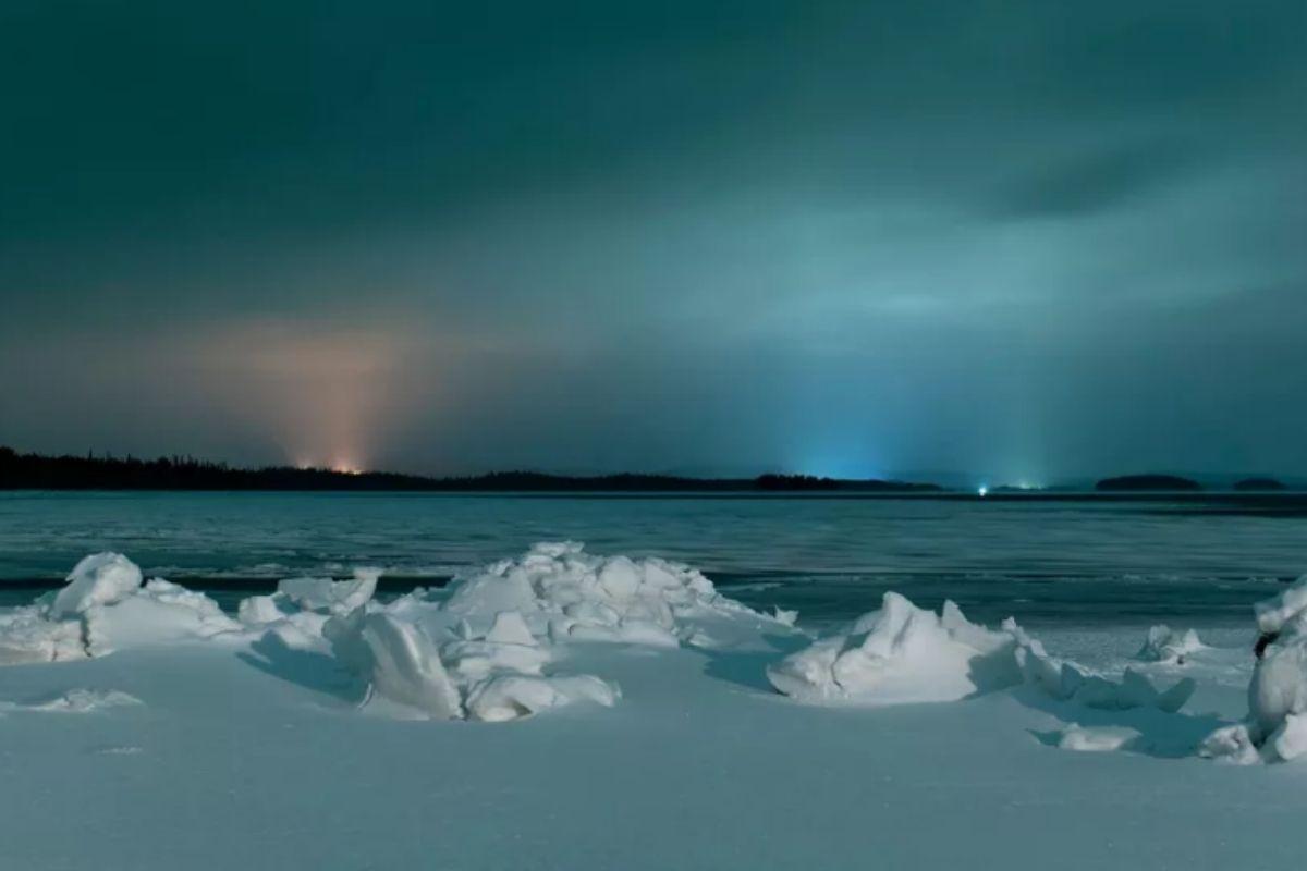 Neve brilhante é vista no Ártico 