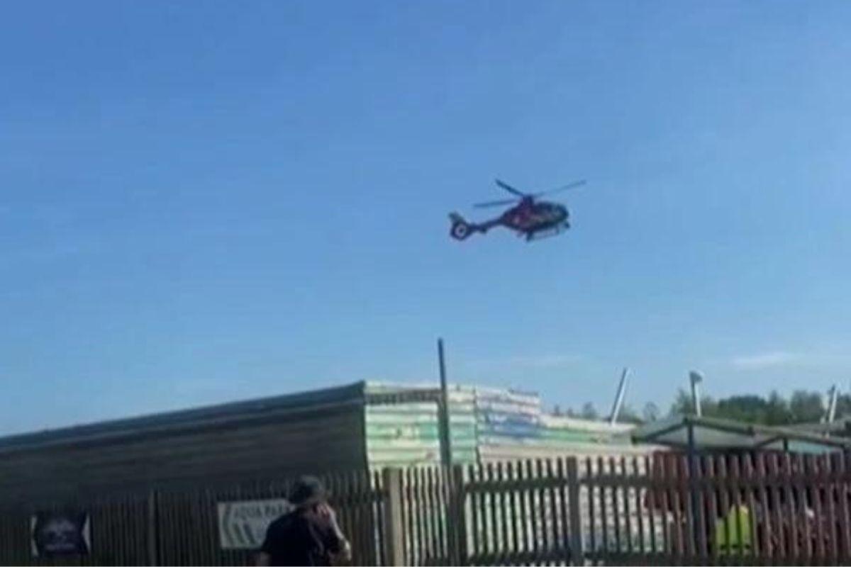 Helicóptero procura por corpo de criança de 11 anos em parque aquático (Foto: reprodução/Sky News)