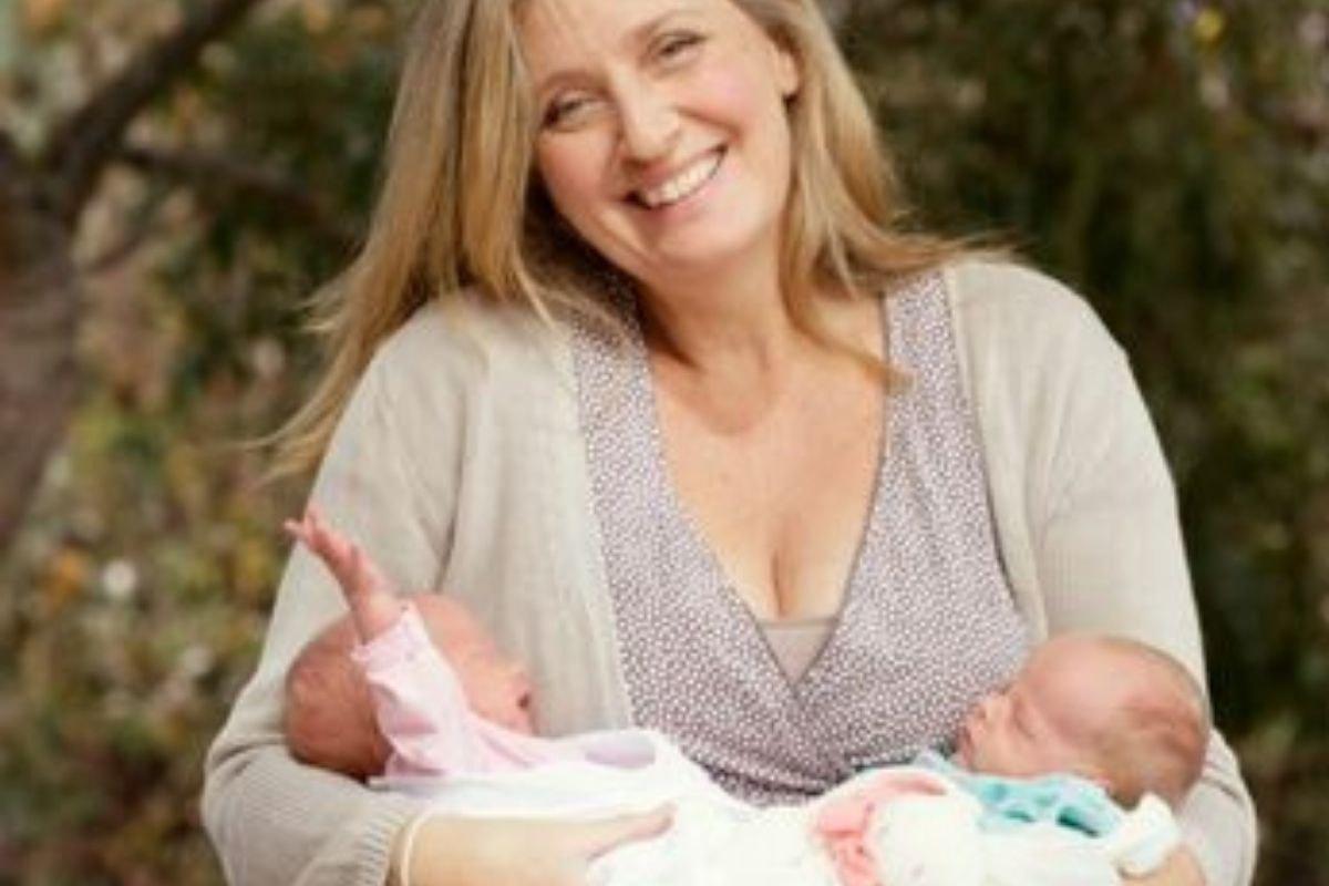 Mãe dá à luz a gêmeas após gastar mais de 40 mil Libras 