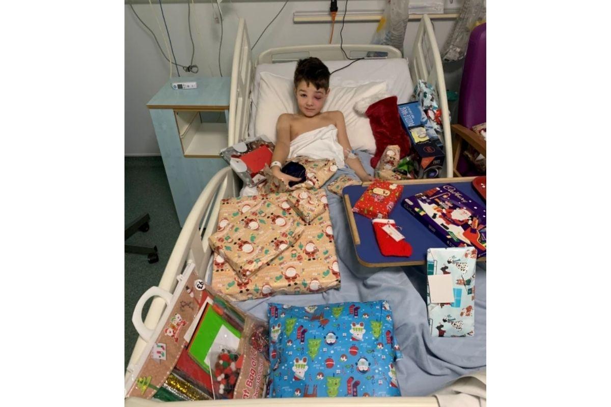 Zac e sua família tiveram de passar o Natal no hospital 