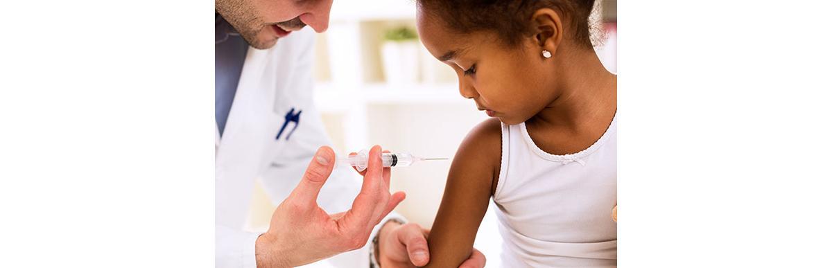 Pais não estão vacinando seus filhos por conta de fake news sobre a vacina (Foto: iStock)
