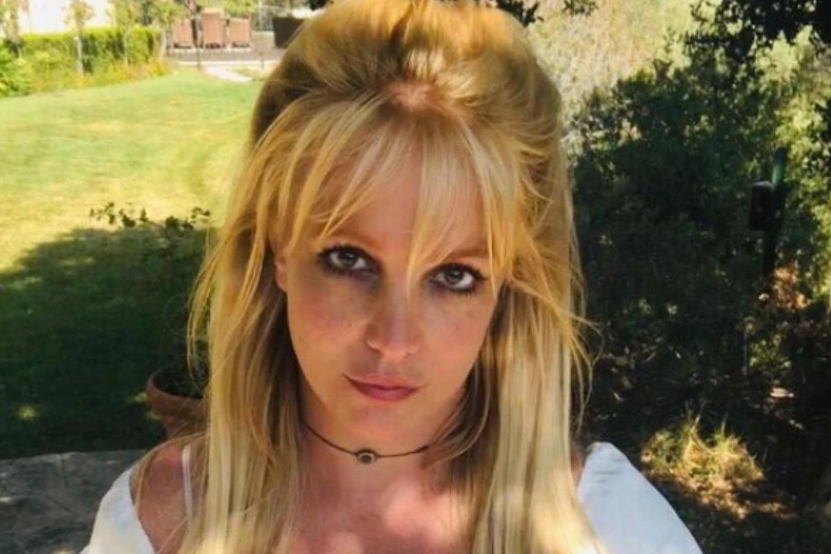 A mãe de Britney Spears pediu para a filha a responder para poderem conversar 